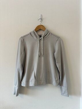 Vuori Halo Essential Hoodie in Gray | Size Medium